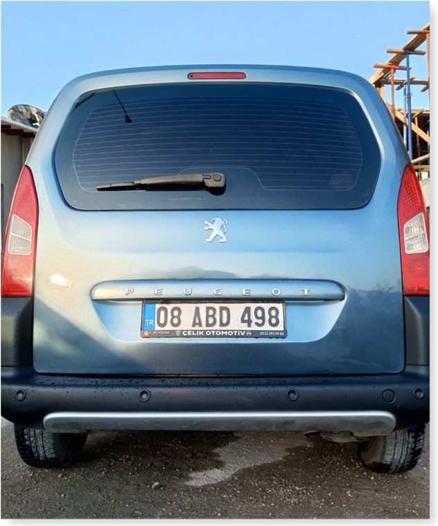 Peugeot Partner Arka Onarım - öncesi
